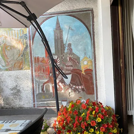 Casa Dell'artista Holiday home *