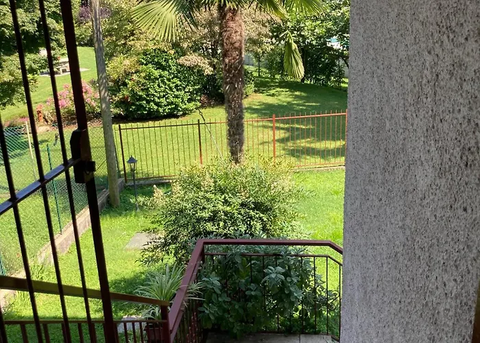 Casa Dell'artista Ferienhaus Luino